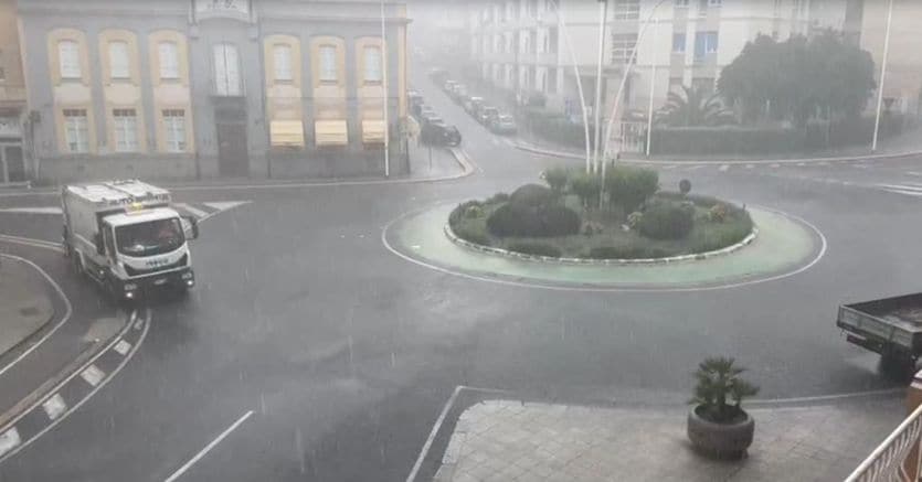 Bad weather, flooding in Cagliari and damage in the Sassari area.  The state of alert remains