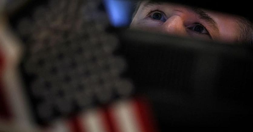 Borse giù in Europa, Wall Street contrastata: preoccupa voto sul bilancio Usa