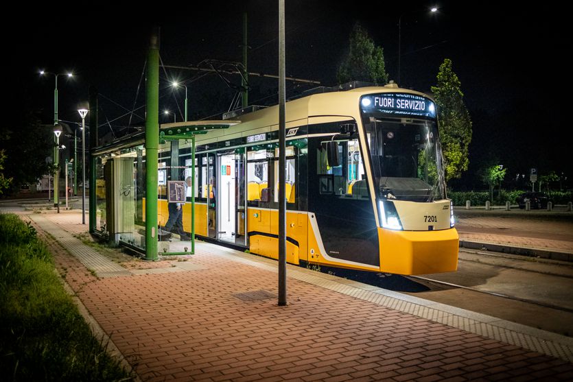 The night tests of the future Milan tram are underway