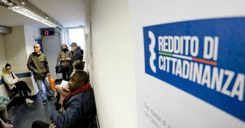 Assegno di inclusione, sale a 630 euro per gli over 67. Contratti a termine  più facili