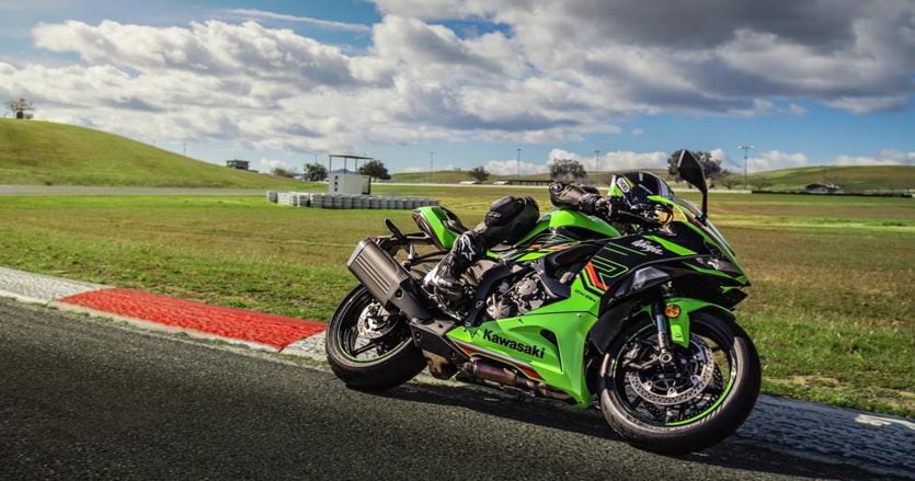 Unleash The Beast A Deep Dive Into The 2012 Kawasaki Ninja Zx 6r Still A Supersport King
