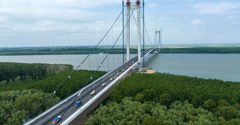 Webuild delivers maxi bridge to Romania