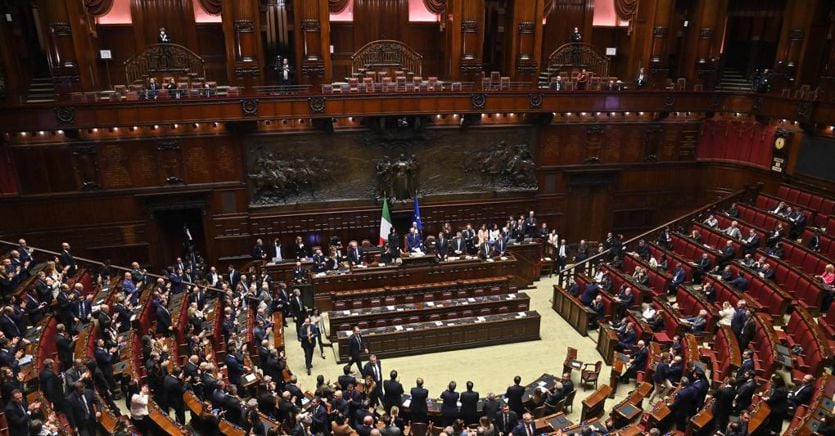 Parliament, the group leaders of the Chamber will have a salary increase of 1,200 euros net per month