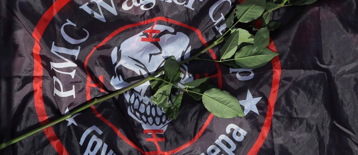 Últimas noticias.  Fuentes de Kiev: «Decenas de muertos por ataque con drones en Crimea».  Recuperación de cajas de color negro azabache Wagner y 10 cadáveres