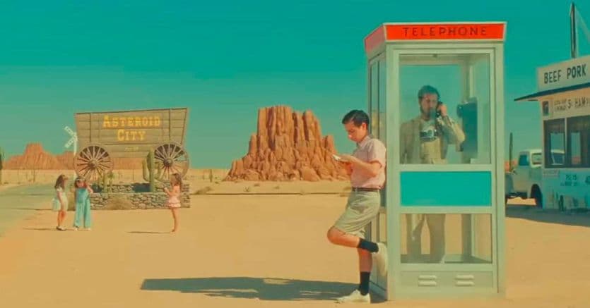“Asteroid City”, Wes Anderson mixes western and science fiction