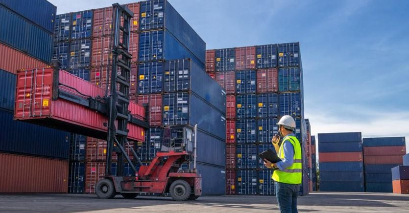 Export in caduta: -7,7% a luglio. Male la Germania