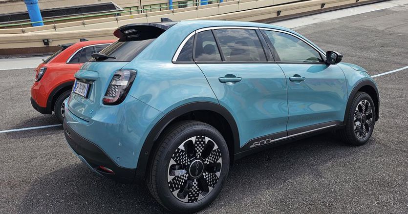 Fiat 600e, la prova su strada in anteprima del suv elettrico