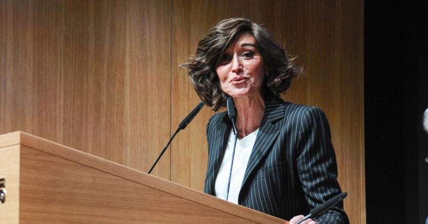 La Ministra Bernini: «In Arrivo Più Risorse Per Borse Di Studio E ...