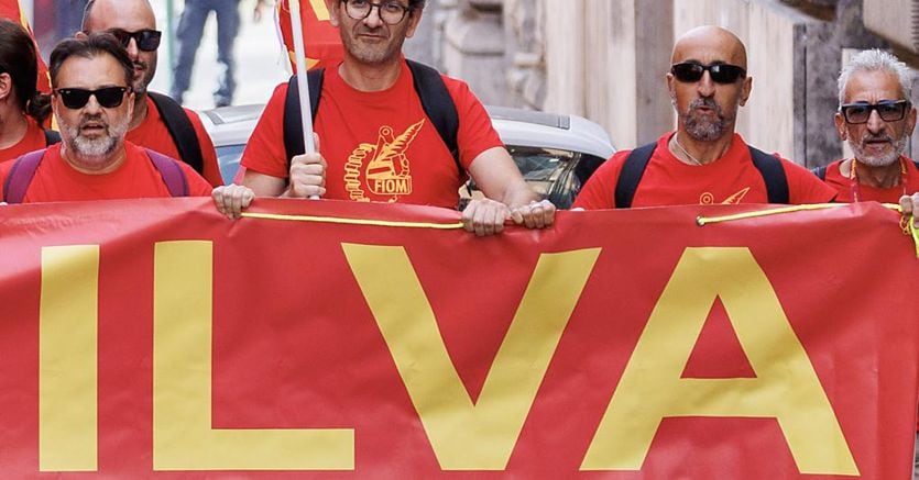 Ex Ilva, Sciopero E Lavoratori In Corteo Con Lo Slogan «Operazione ...