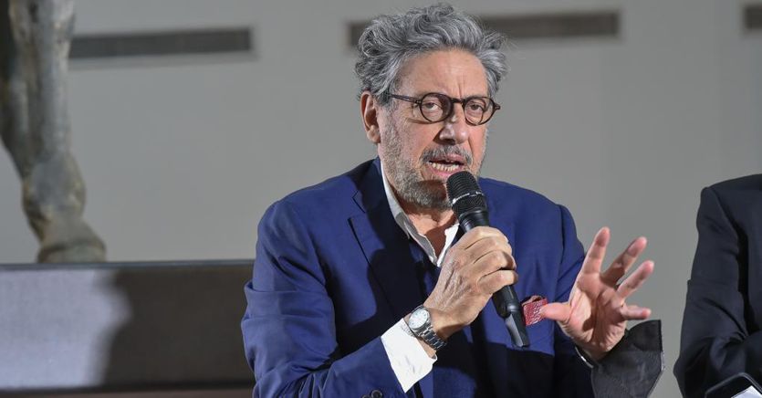 Sergio Castellitto as president of the Centro Sperimentale di Cinematografia