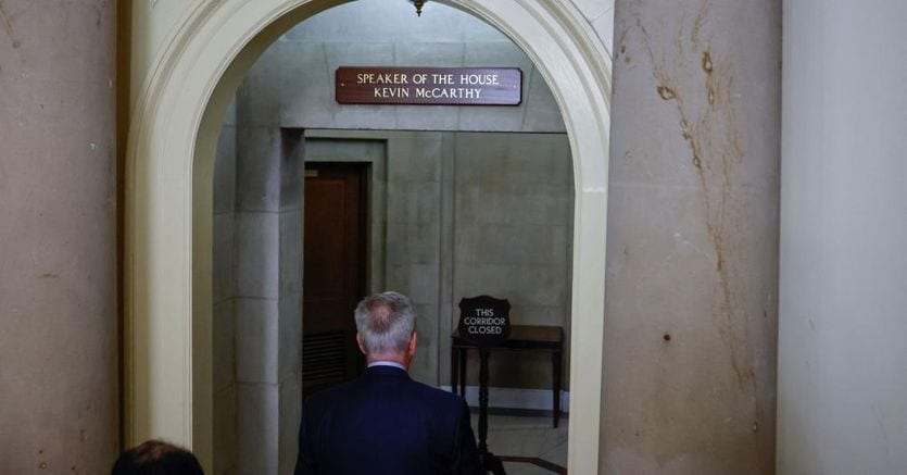 Usa, McCarthy sfiduciato e cacciato da Speaker della Camera. Il blitz dei trumpiani