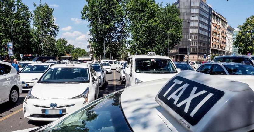 Taxi, Nuova Legge: 20% Di Nuove Licenze, Ecco Perché Tassisti E Sindaci ...