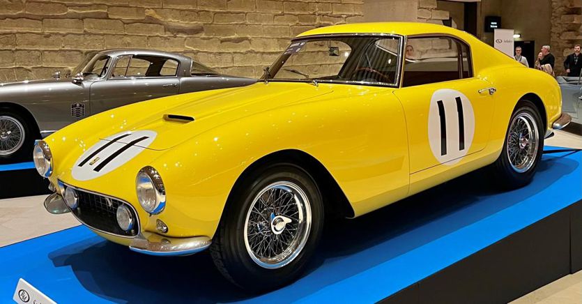 RetroMobile: Parigi capitale del collezionismo d’auto d’epoca