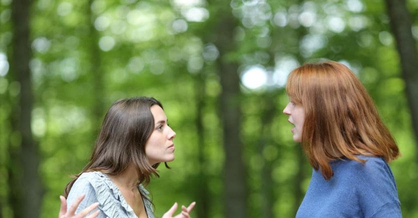 Codice rosso per lo sfregio permanente anche se la violenza è tra donne