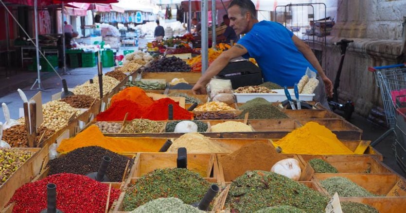 Il mercato coperto e quello open air accanto all’ex carcere - Il Sole ...