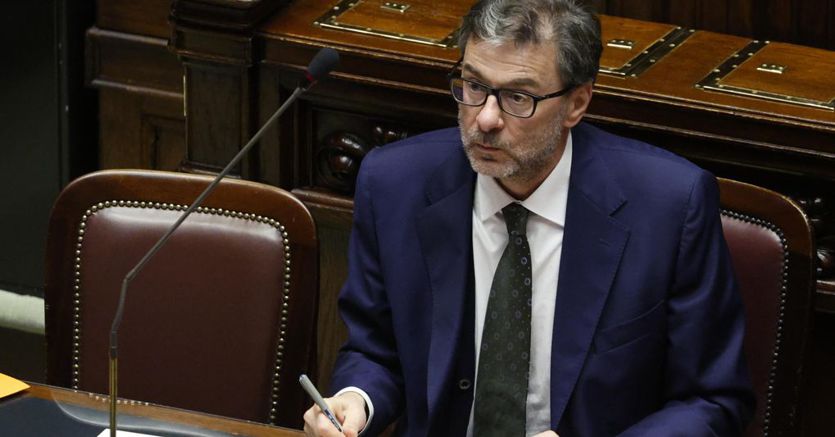 Bonus Natale, tutto quello che c’è da sapere: dai beneficiari al rischio restituzione Bonus Natale, tutto quello che c’è da sapere: dai beneficiari al rischio restituzione