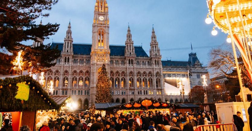 Vienna tra i mercatini dell’Avvento e le celebrazioni dei 200 anni di Strauss