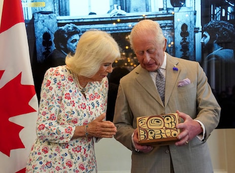 Re Carlo III e la regina Camilla nella recente visita a Canada House, a Londra