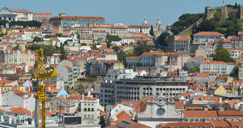 Una veduta di Lisbona, città su cui hanno messo gli occhi gli investitori internazionali