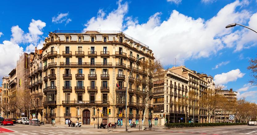 Nel quartiere di Eixample di Barcellona i prezzi sono a circa 5mila euro al metro quadrato