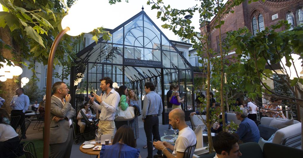 Natura e città: come il Salone del Mobile di Milano esplora l'integrazione del verde nello spazio urbano fino a domenica