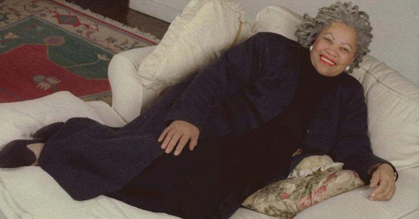 Premio Nobel. Toni Morrison nella sua casa di New York in uno scatto del 1998