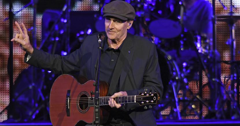 James Taylor in tour in Italia com Bonnie Raitt (Ap)