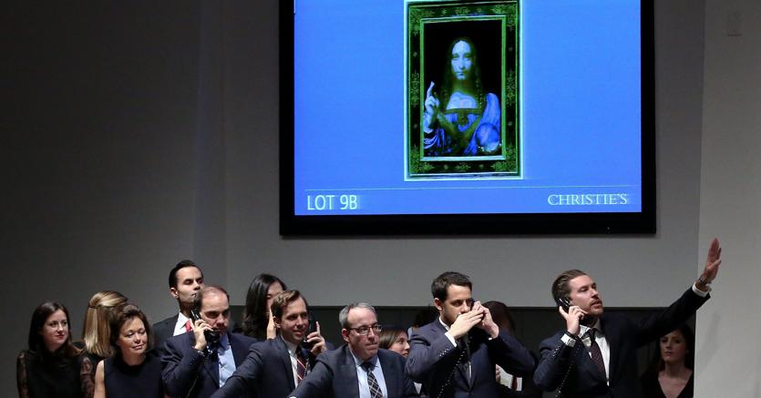 Asta da record. Lo storico incanto nella sede di Christie’s di New York il 15 novembre 2017: il Salvator Mundi attribuito a Leonardo da Vinci viene aggiudicato per la stratosferica cifra di 450 milioni di dollari