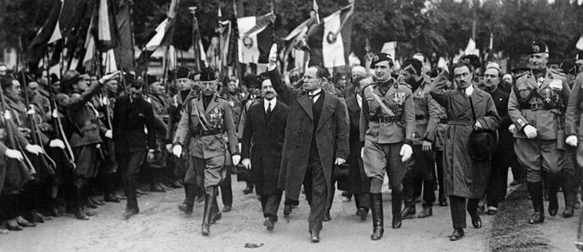 
Il saluto,Benito Mussolini a Roma nel 1925 (Ap)