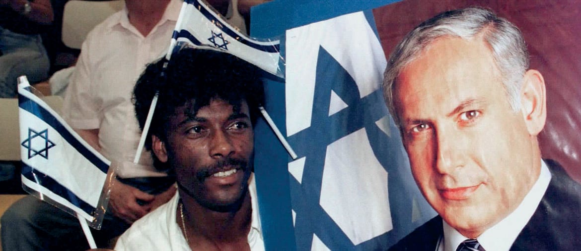Nel 1996. Un etiope ebreo (un «falasha) nella campagna che portò Netanyahu a fare il premier, 23 anni fa