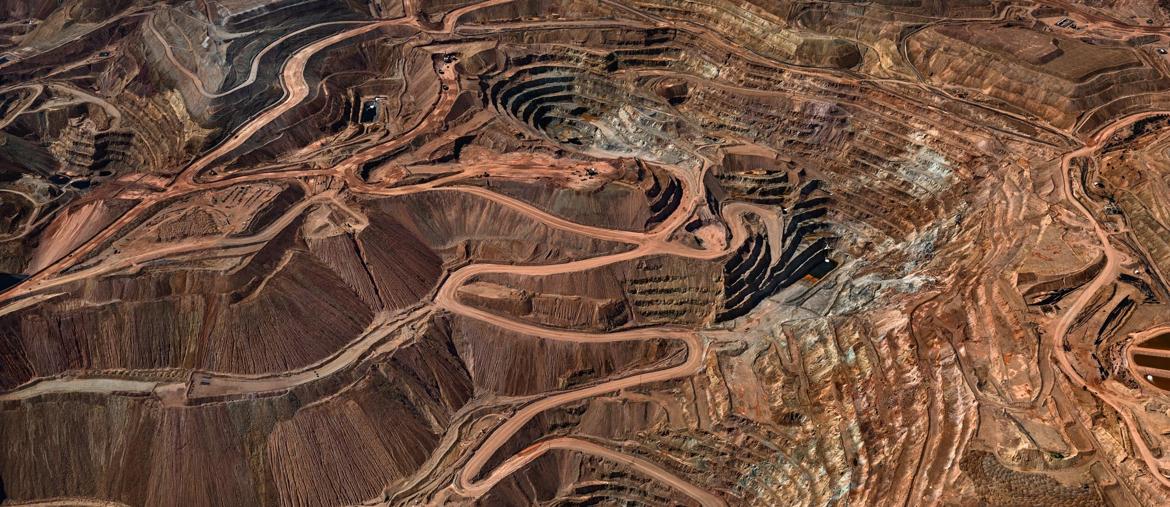 Edward Burtynsky, Tyrone Mine #3, Silver City, New Mexico, USA 2012, photo © Edward Burtynsky, courtesy Admira Photography, Milan / Nicholas Metivier Gallery, Toronto
