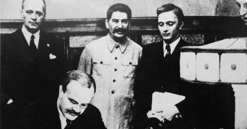 Mosca, 23 agosto 1939. La firma del Patto Molotov-Ribbentrop  (Marka) 