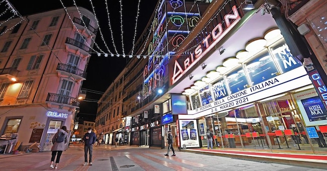 Il Teatro Ariston di Sanremo (Ansa)