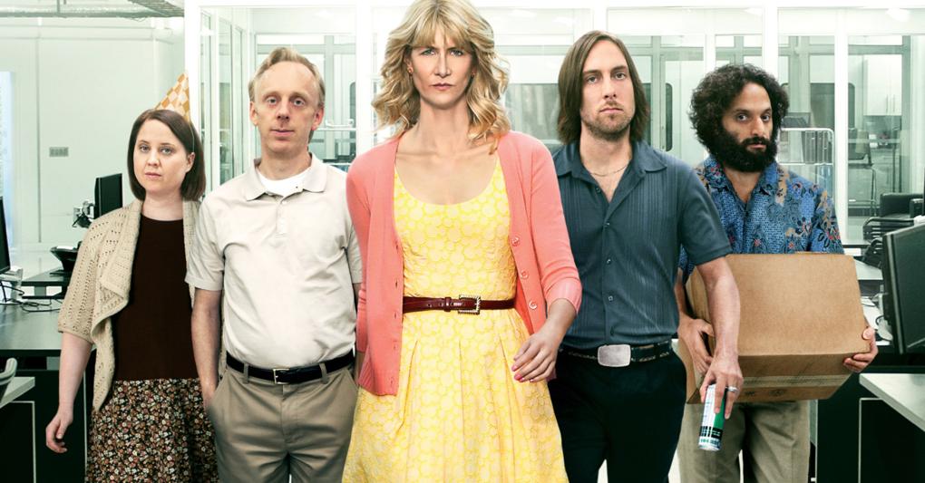   Laura Dern (al centro) è  cocreatrice della serie insieme a  Mike White 