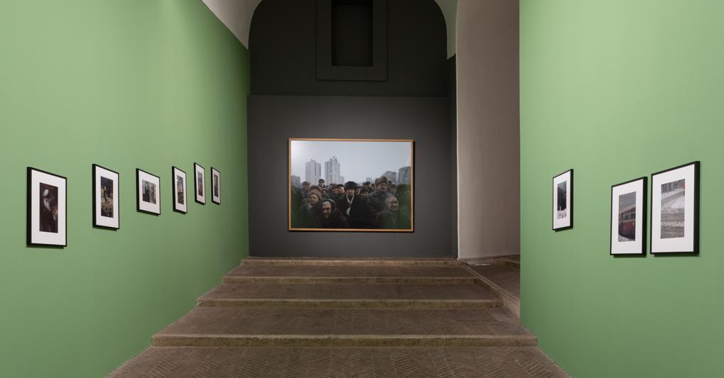 Luc Delahaye, Saul Leiter. Vue d’exposition. COLLECTION © Daniele Molajoli 