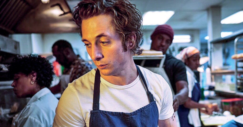  Carmy (Jeremy Allen White) 