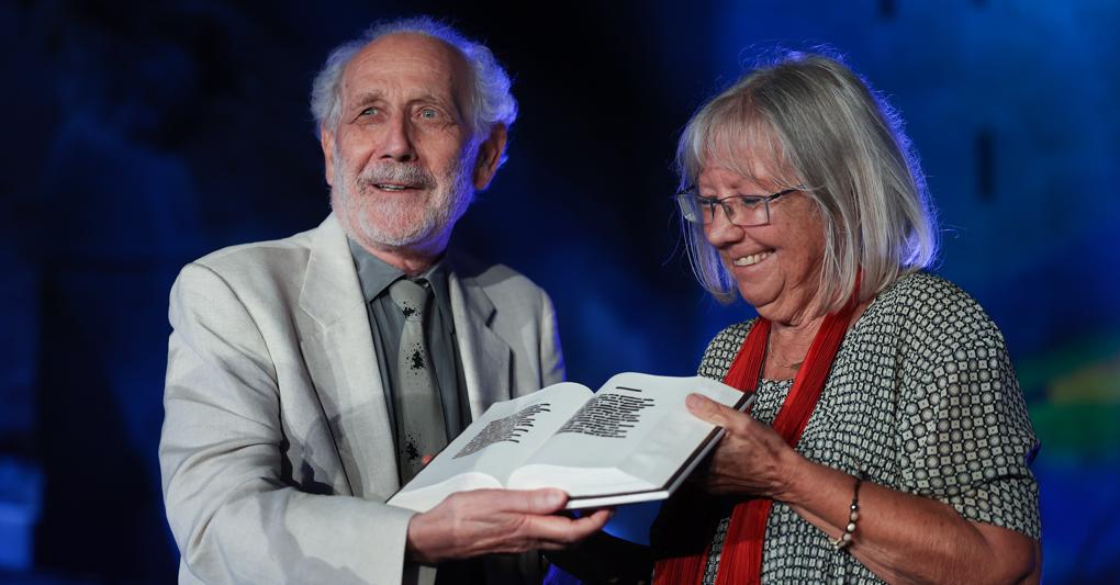 Vivian Lamarque riceve il Premio Strega Poesia 2023 (Getty Images) 