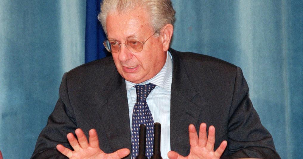 Luigi Berlinguer. (Ansa) 