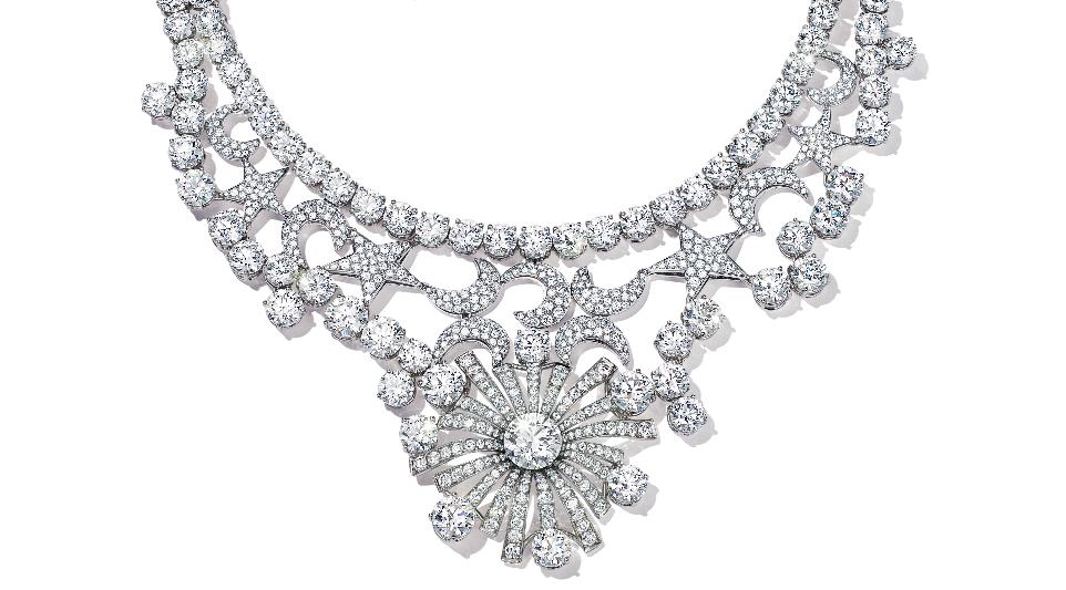 Collier Stars and Moons, in platino con diamanti e diamante centrale di oltre 5 carati, riedizione su design Jean Schlumberger® per Tiffany & Co.. 
