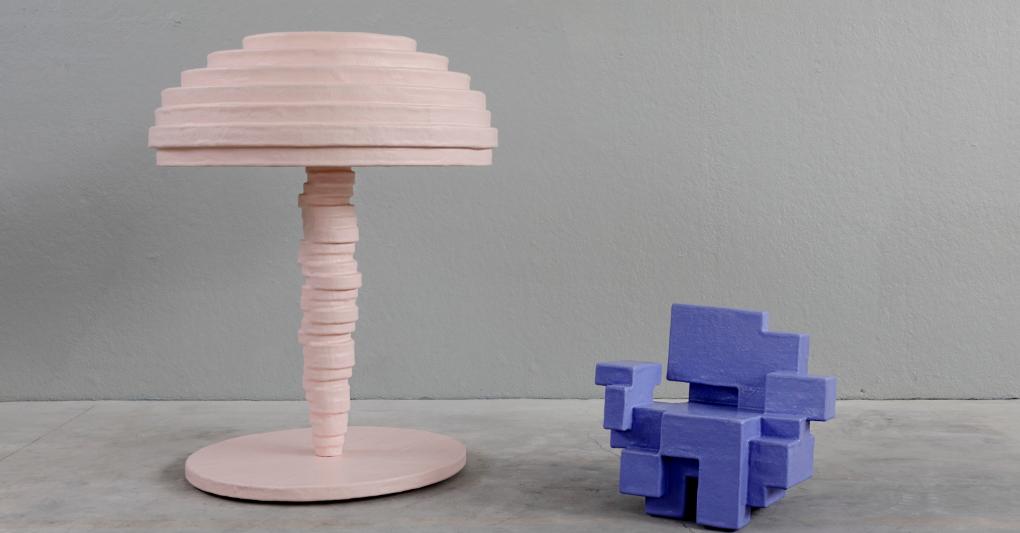 Due oggetti della serie Primitive di Studio Nucleo: Primitive floor lamp e Primitive armchair, in una nuova edizione colorata, esposto nella Nilufar Gallery di via della Spiga 32 all'interno della mostra “It's All About Colour”. 