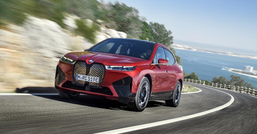 La Bmw iX. 