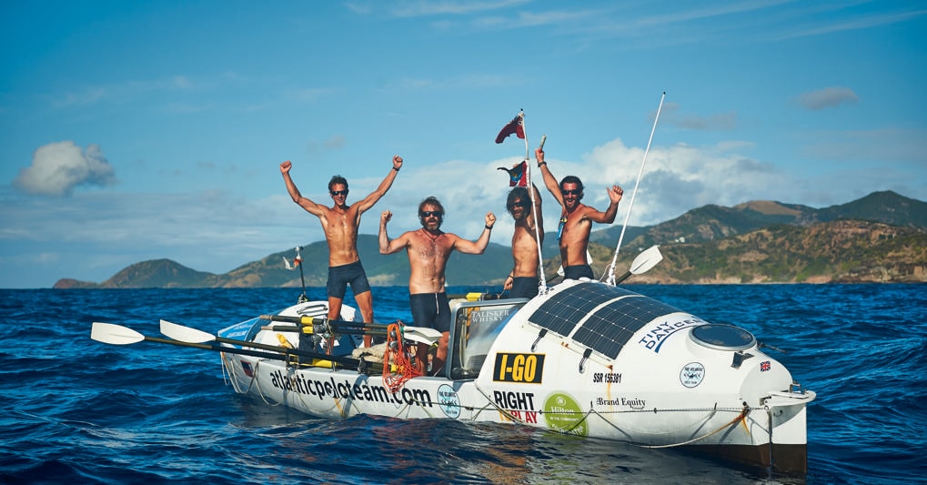 Fergus Scholes e il suo equipaggio ad Antigua, 48 giorni dopo la partenza dalle IsoleCanarie, nel 2014. 