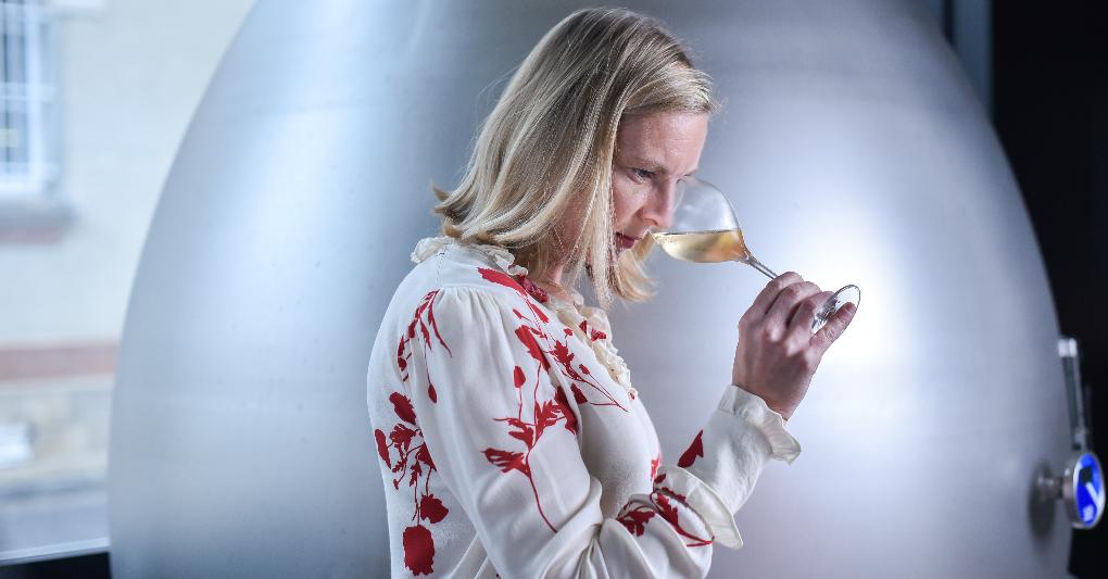 Un ritratto di Caroline Latrive, chef de cave di AYALA. 