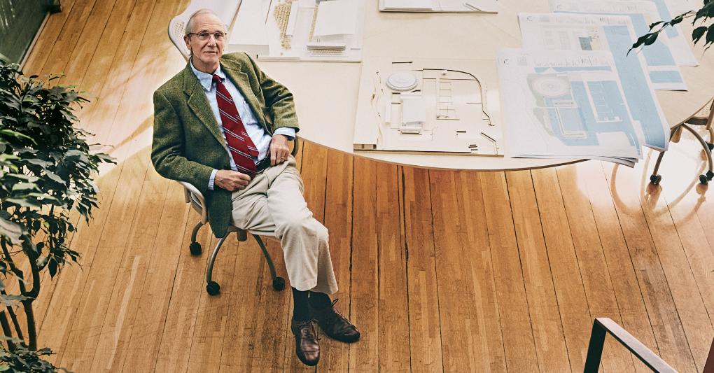 L'architetto Renzo Piano nella sede genovese del Renzo Piano Building Workshop, lo studio di architettura che ha fondato nel 1981 e che ha sede anche a Parigi e a New York. Foto Stefan Giftthaler. 