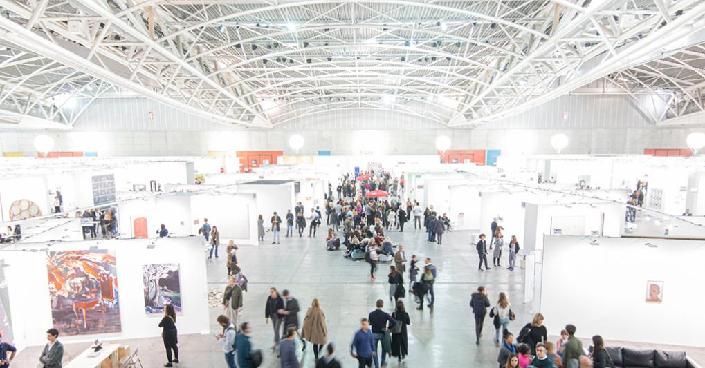 Un'immagine della fiera Artissima che si svolge all'Oval Lingotto Fiere a Torino. 