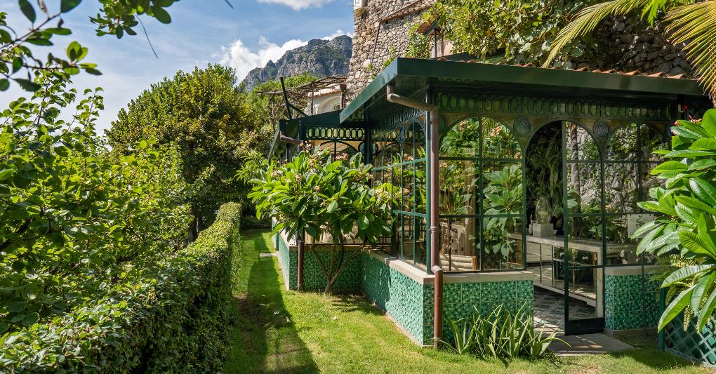 Gli esterni di Villa Treville. 