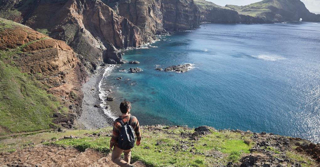 I numerosi sentieri alla scoperta dell'isola 