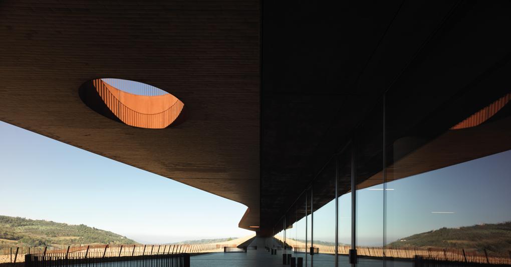 La cantina Antinori nel Chianti classico in Toscana (credits Pietro Savorelli)  