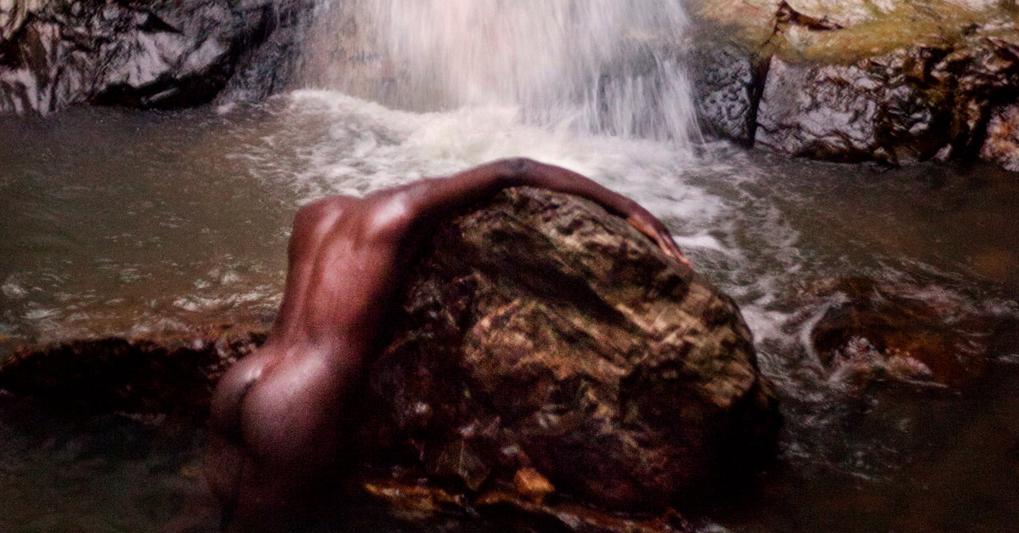 La copertina di græ,il nuovo lavoro di Moses Sumney: la prima parte dell'album – di fatto un doppio – è uscita a febbraio, la seconda sarà resa disponibile a metà maggio 