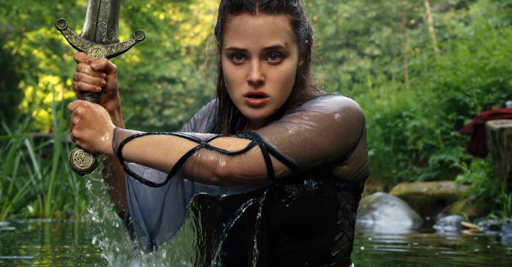 Nimue, protagonista di Cursed (serieNetflix disponibile dal 17 luglio), è interpretata da Katherine Langford 